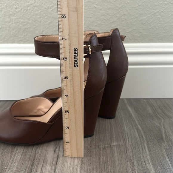 Vince Camuto Wedges - Picture 5 of 6